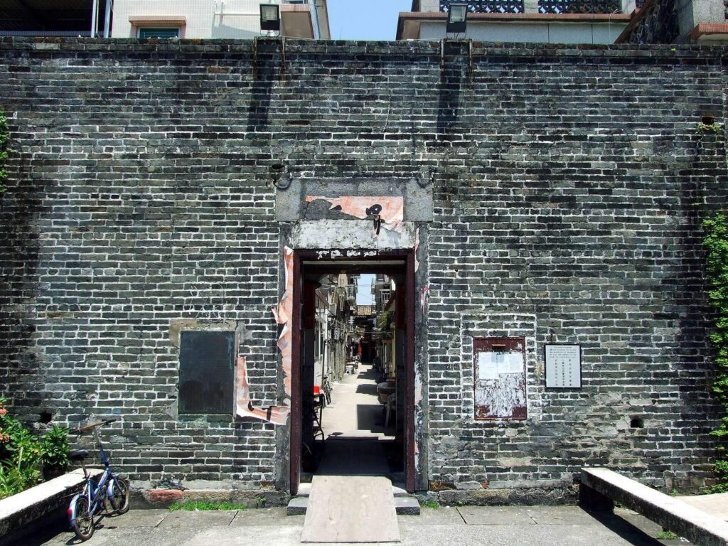 Kat Hing Wai: A Walled Village in Hong Kong, China 3 Kat Hing Wai