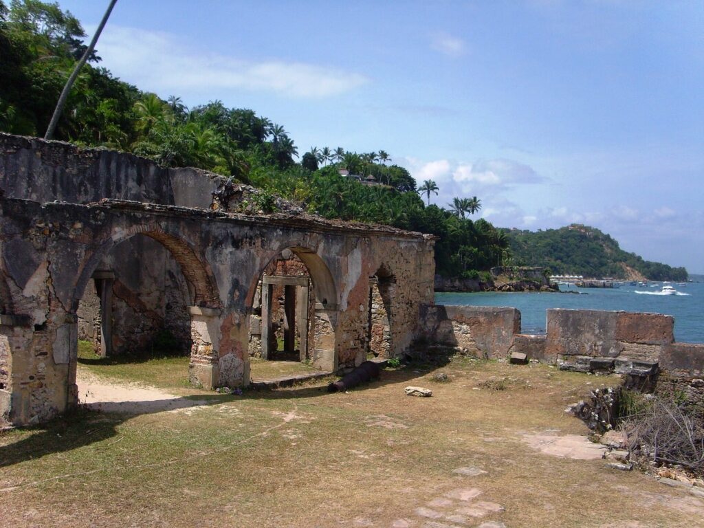 Morro de São Paulo Fortified System: A Coastal Defense Network in Brazil 1 Fortified System of São Paulo Hill