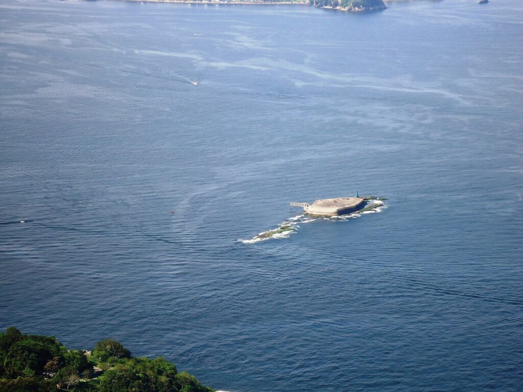Tamandaré da Laje Fort: A Coastal Fortress in Guanabara Bay 1 Tamandaré da Laje Fort