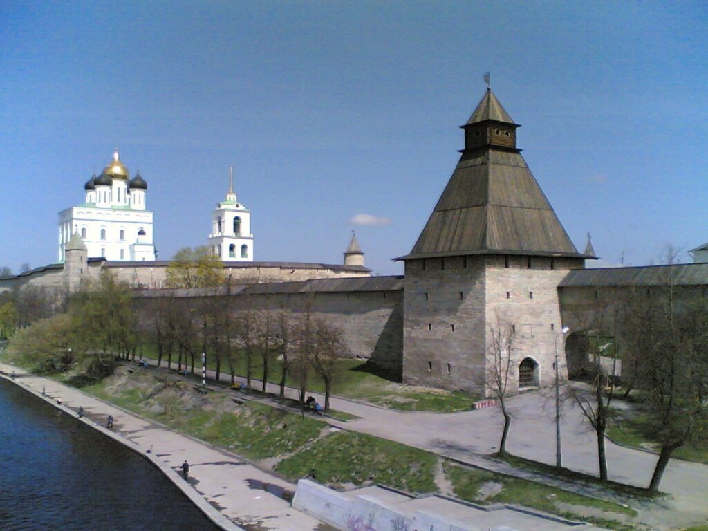 Pskov Krom: The Fortified Citadel of Pskov 2 Pskov Krom