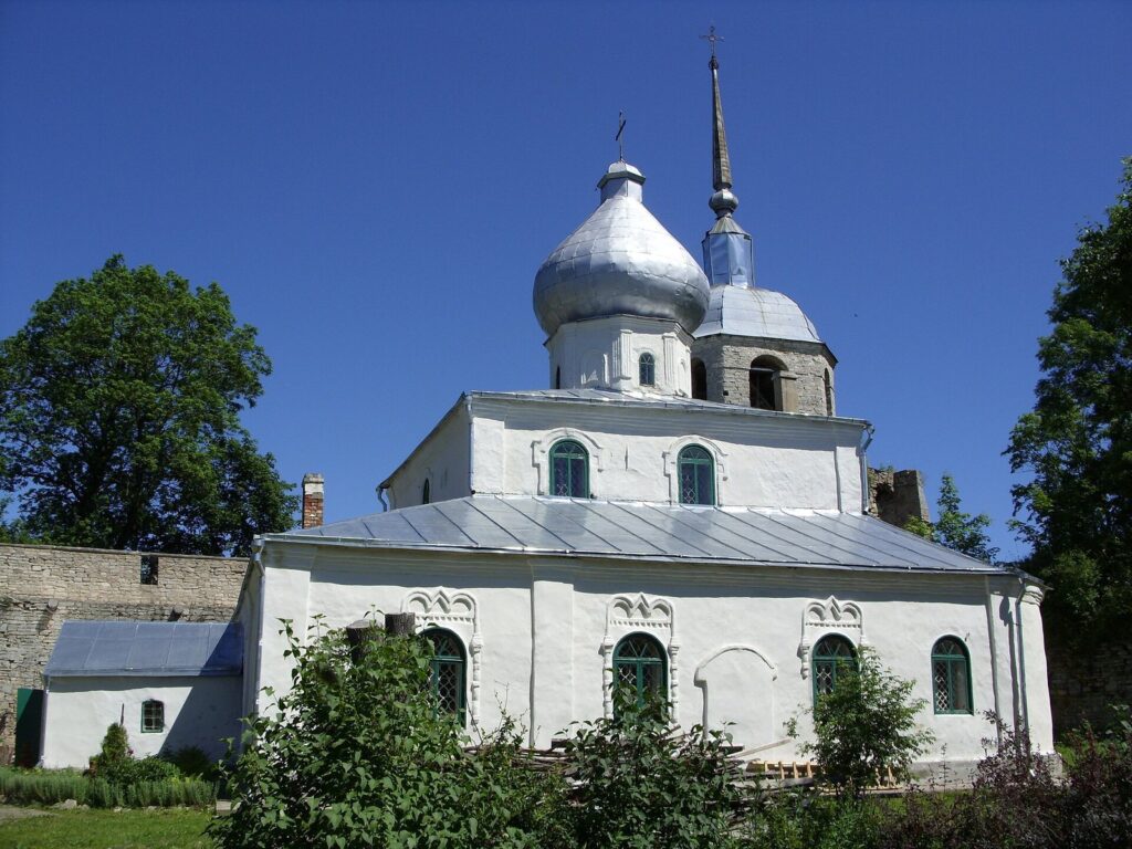 Porkhov Fortress: A Medieval Stronghold on the Shelon River 1 Porkhov Fortress