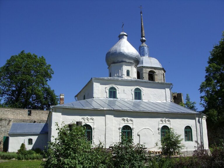 Porkhov Fortress: A Medieval Stronghold on the Shelon River