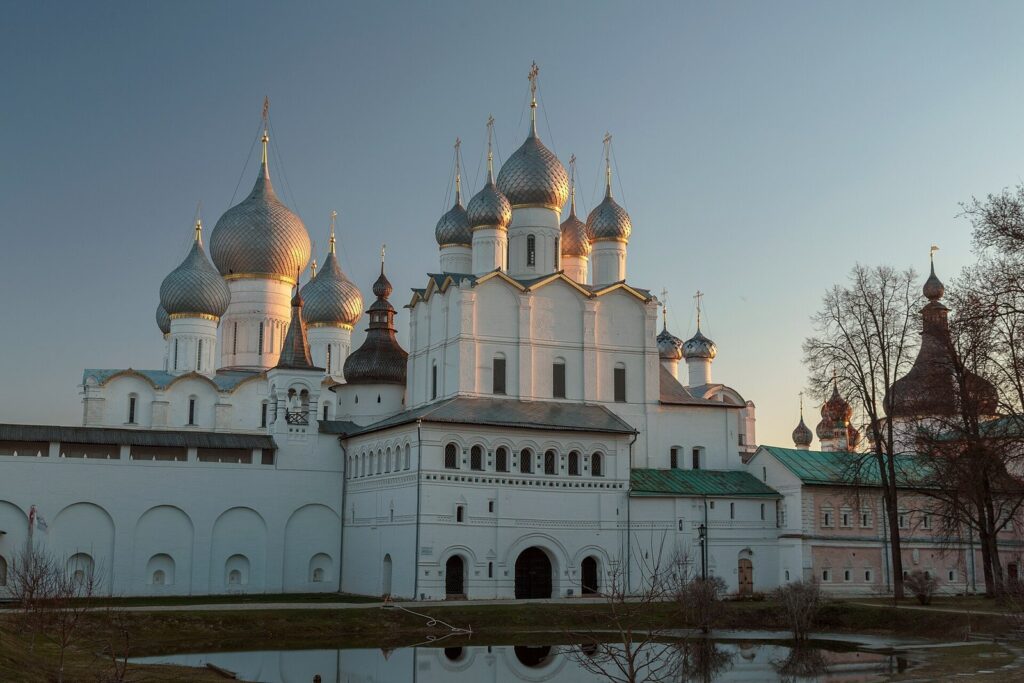 Rostov Kremlin: A Metropolitan Residence and Ecclesiastical Complex 2 Rostov kremlin