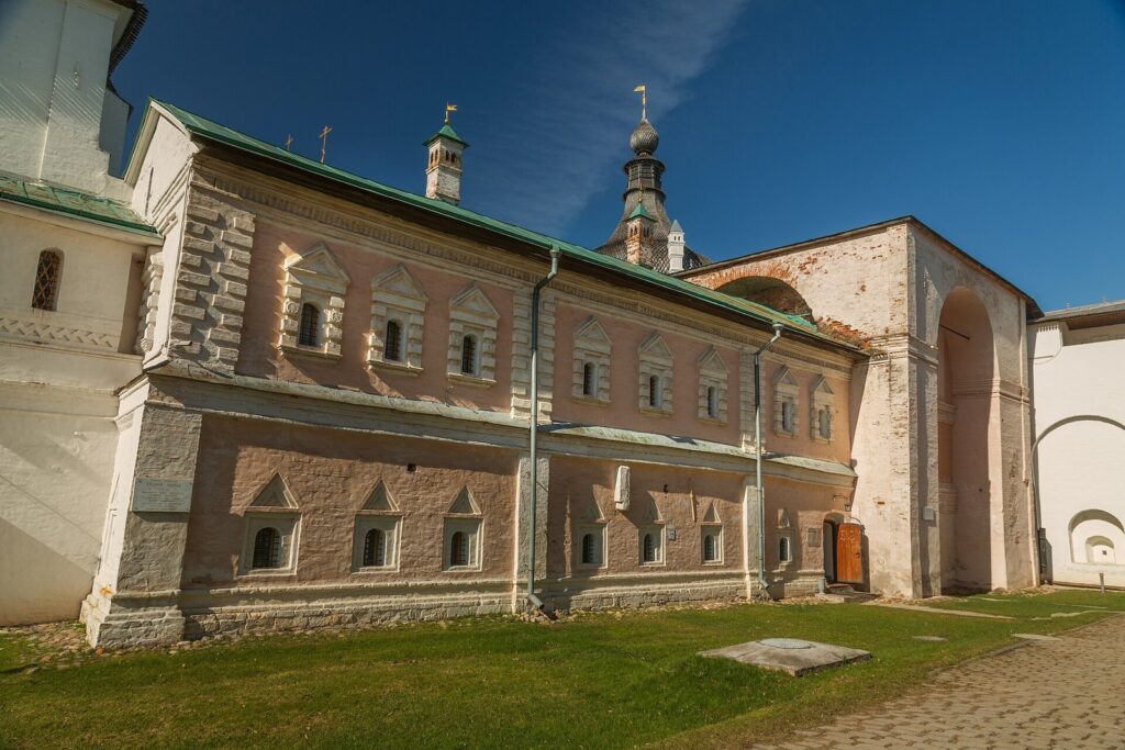 Rostov Kremlin: A Metropolitan Residence and Ecclesiastical Complex 3 Rostov kremlin