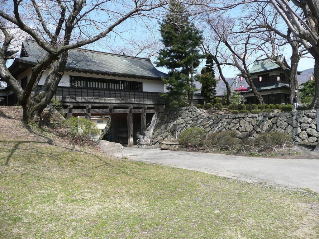 Takashima Castle: A Lakeside Castle and Suwa Domain Seat 2 Takashima Castle