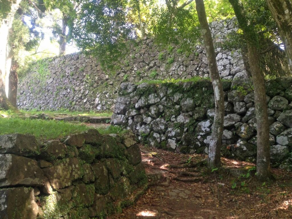 Saiki Castle: A Stone-Walled Mountain Castle in Japan 2 Saiki Castle