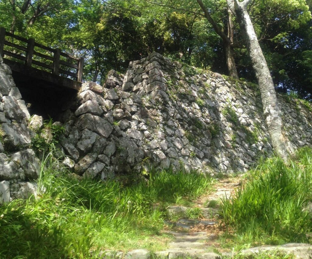 Saiki Castle: A Stone-Walled Mountain Castle in Japan 3 Saiki Castle