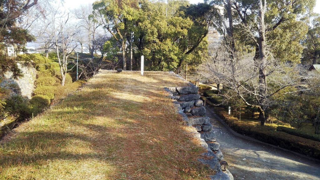 Yatsushiro Castle: A Feudal Stronghold on the Kuma River 1 Yatsushiro Castle