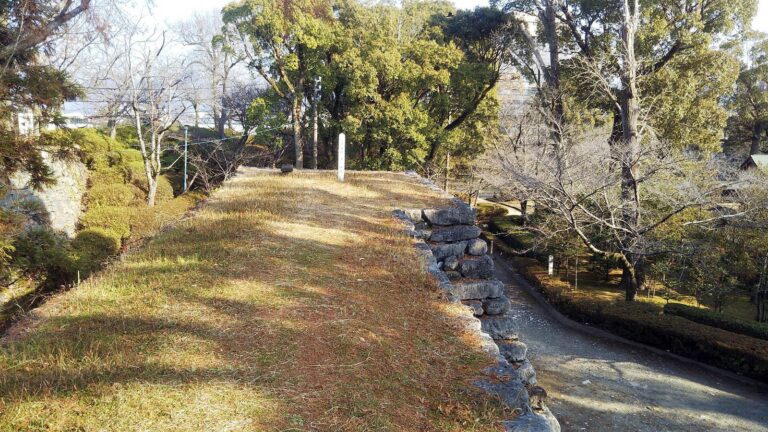 Yatsushiro Castle: A Feudal Stronghold on the Kuma River