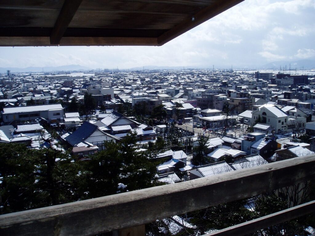 Maruoka Castle: A Japanese Hilltop Castle and Its Surviving Keep 2 Maruoka Castle