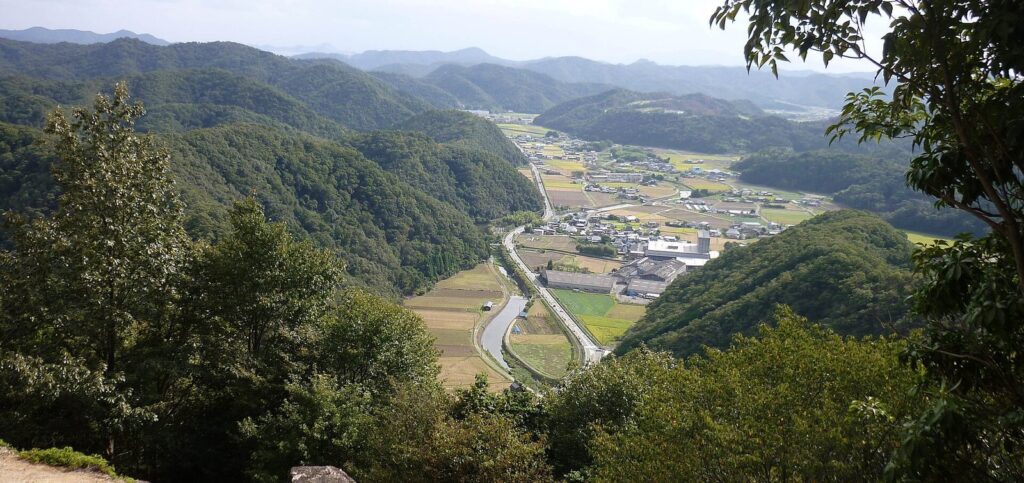 Kanjōsan Castle: A Mountain Fortress in Hyōgo, Japan 1 Kanjōsan Castle