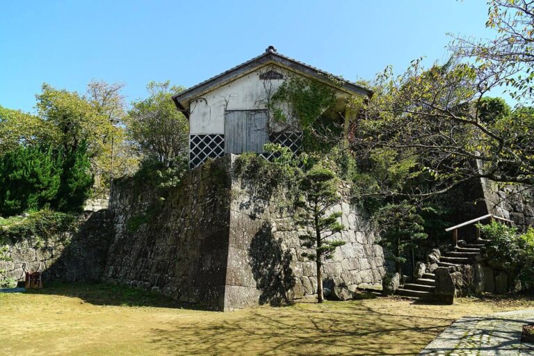 Shingū Castle: A Japanese Domain Stronghold in Wakayama