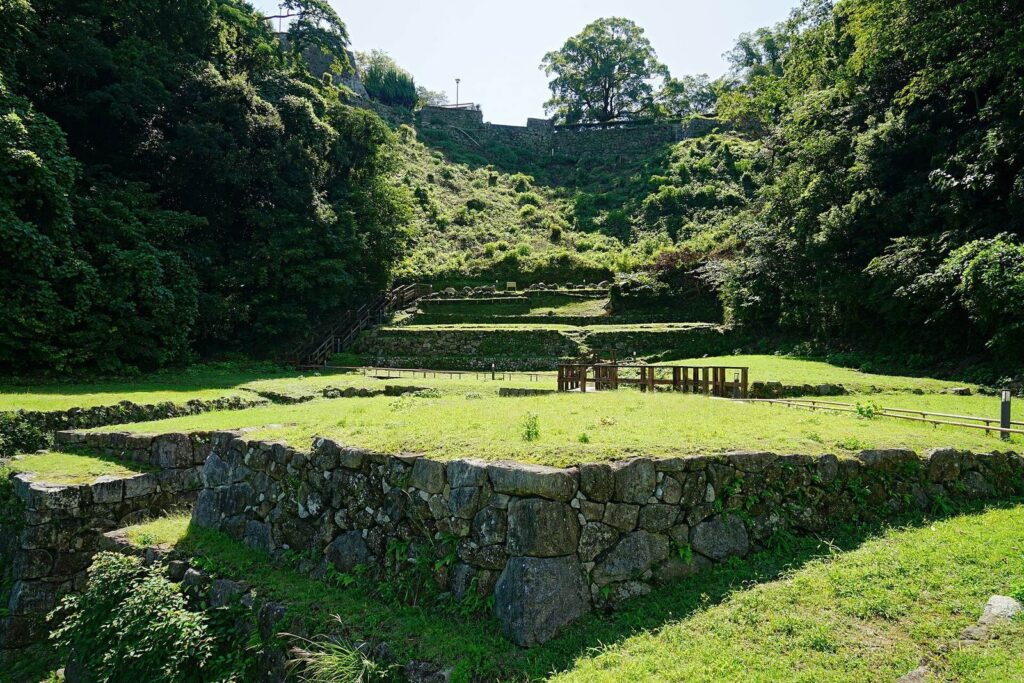 Shingū Castle: A Japanese Domain Stronghold in Wakayama 2 Shingū Castle