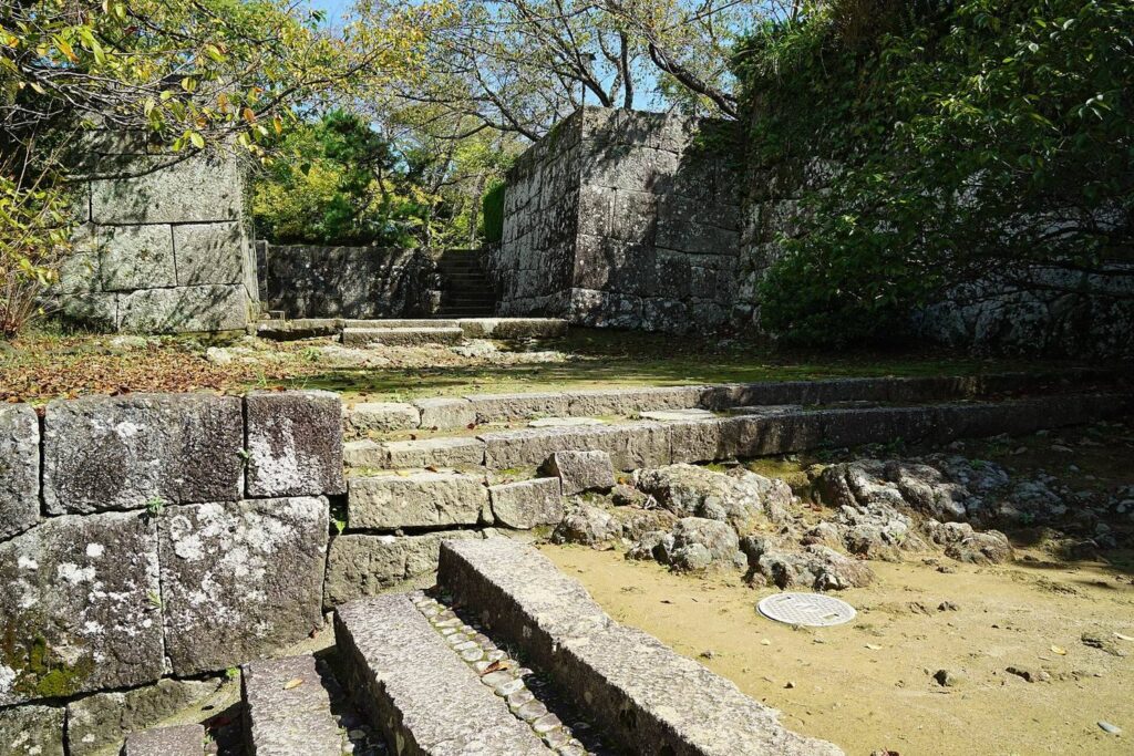 Shingū Castle: A Japanese Domain Stronghold in Wakayama 3 Shingū Castle