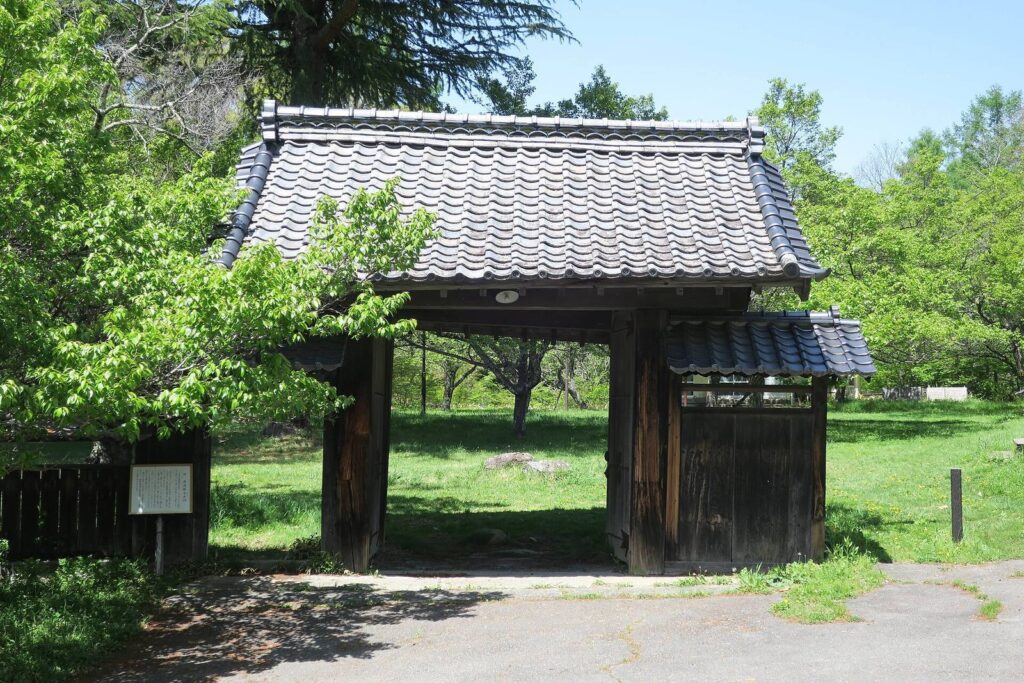 Takatō Castle: A Japanese Hill Castle and Domain Seat 2 Takatō Castle