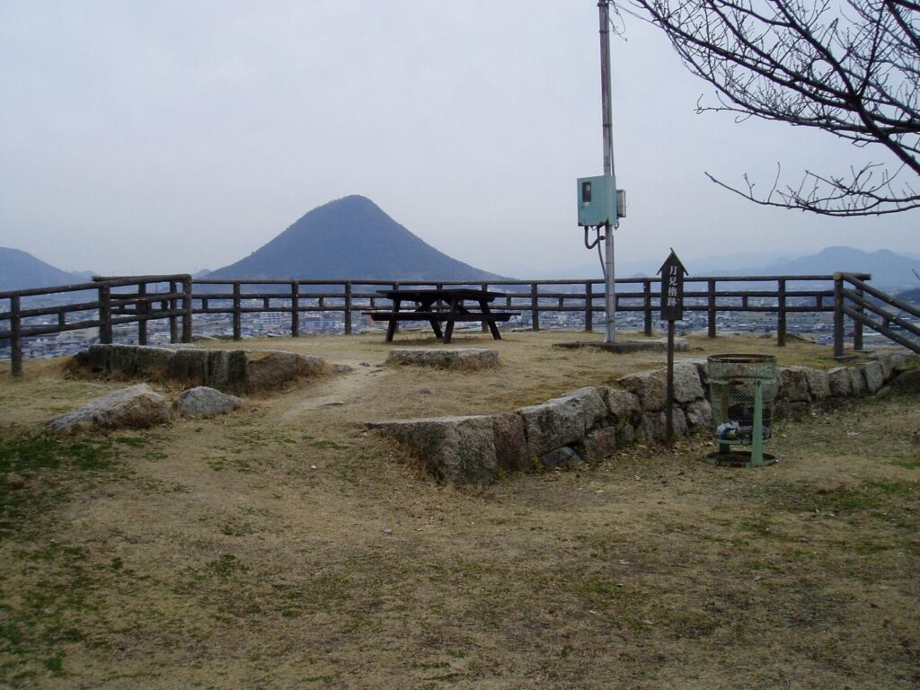 Marugame Castle: A Stronghold and Domain Seat in Japan 2 Marugame Castle