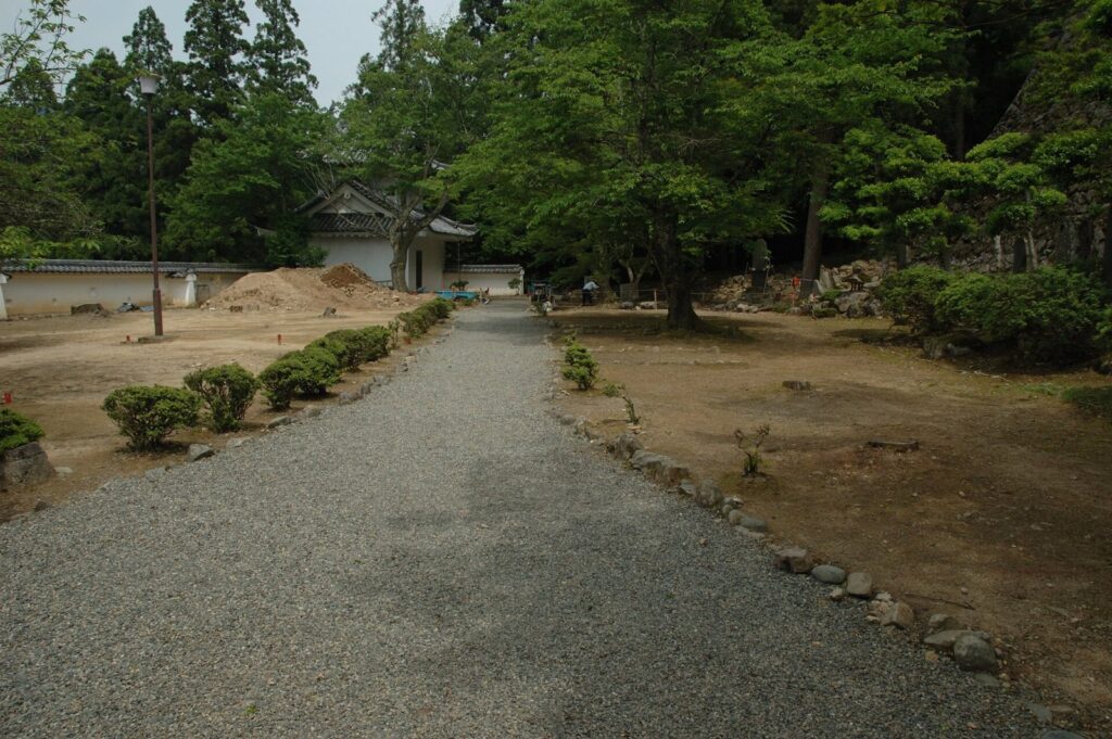 Izushi Castle: Administrative Center of the Izushi Domain 3 Izushi Castle