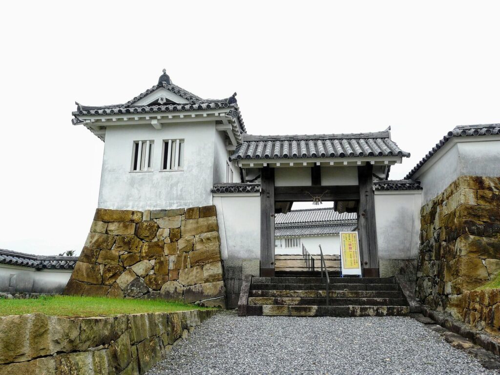 Tomioka Castle: A Castle Built to Govern Amakusa 1 Tomioka Castle