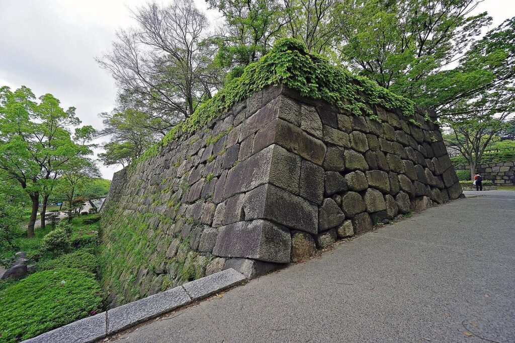 Osaka Castle: A Strategic Stronghold Rebuilt under the Tokugawa 4 Osaka Castle