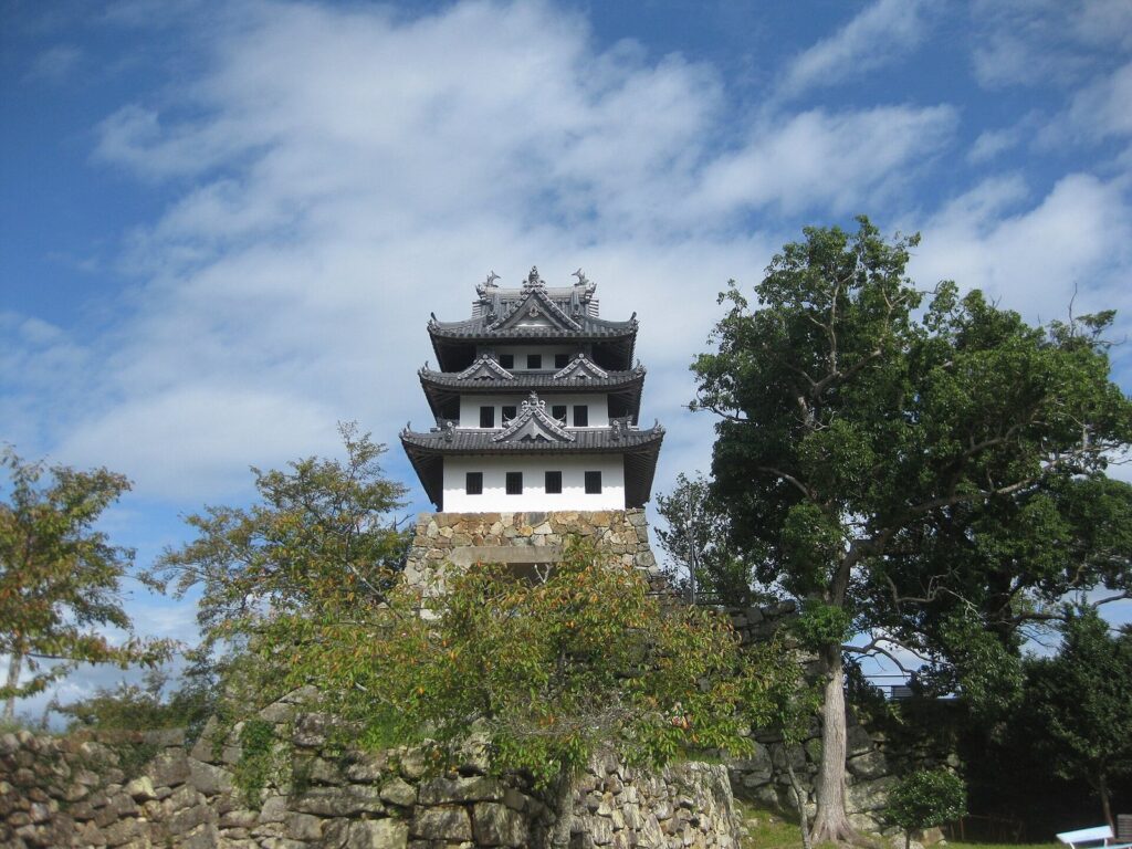 Sumoto Castle: A Mountain Fortress and Naval Base on Awaji Island 2 Sumoto Castle