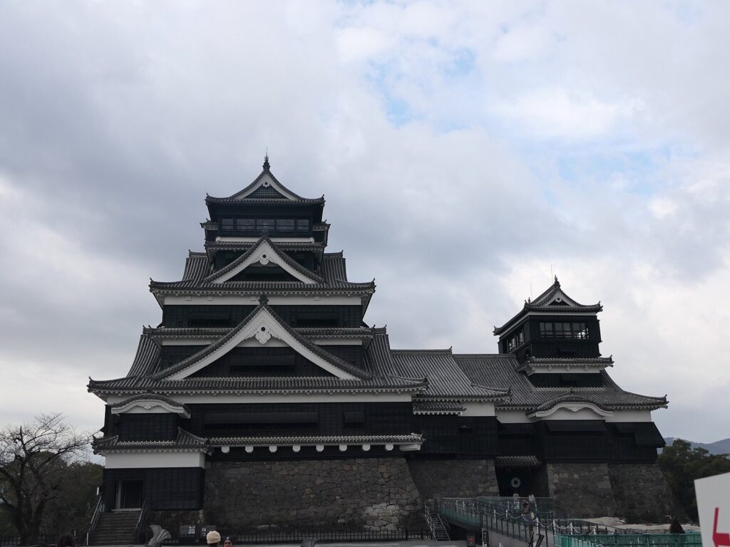 Kumamoto Castle: A Historic Hilltop Fortress in Japan 2 Kumamoto Castle