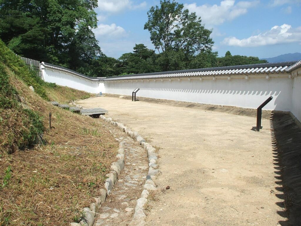 Ise Kameyama Castle: A Seki Clan Seat and Edo-Period Domain Headquarters 1 Ise Kameyama Castle