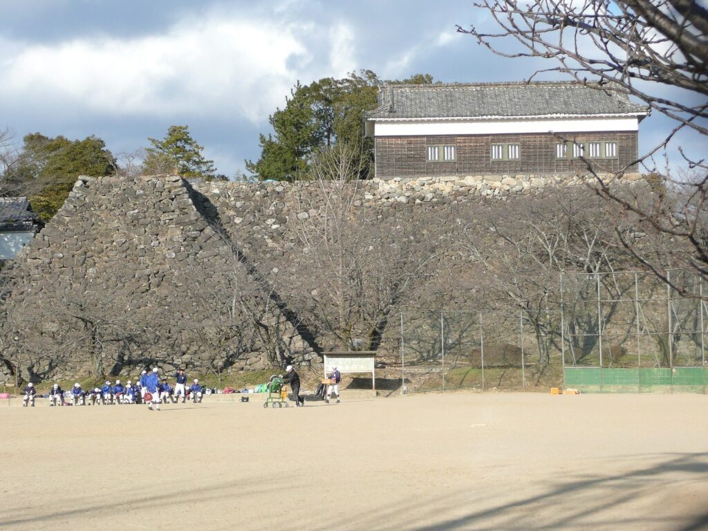 Ise Kameyama Castle: A Seki Clan Seat and Edo-Period Domain Headquarters 3 Ise Kameyama Castle