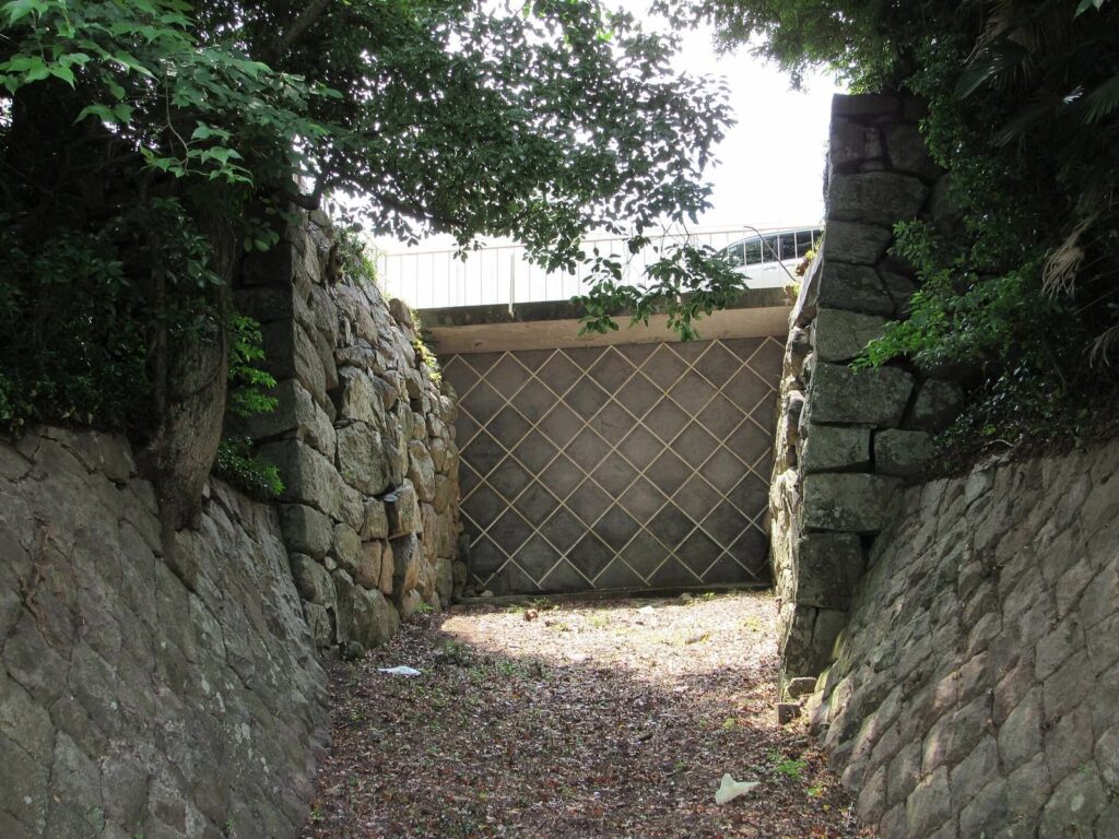 Yoshida Castle: A Strategic Stronghold and Domain Seat on the Tokaido 2 Yoshida Castle