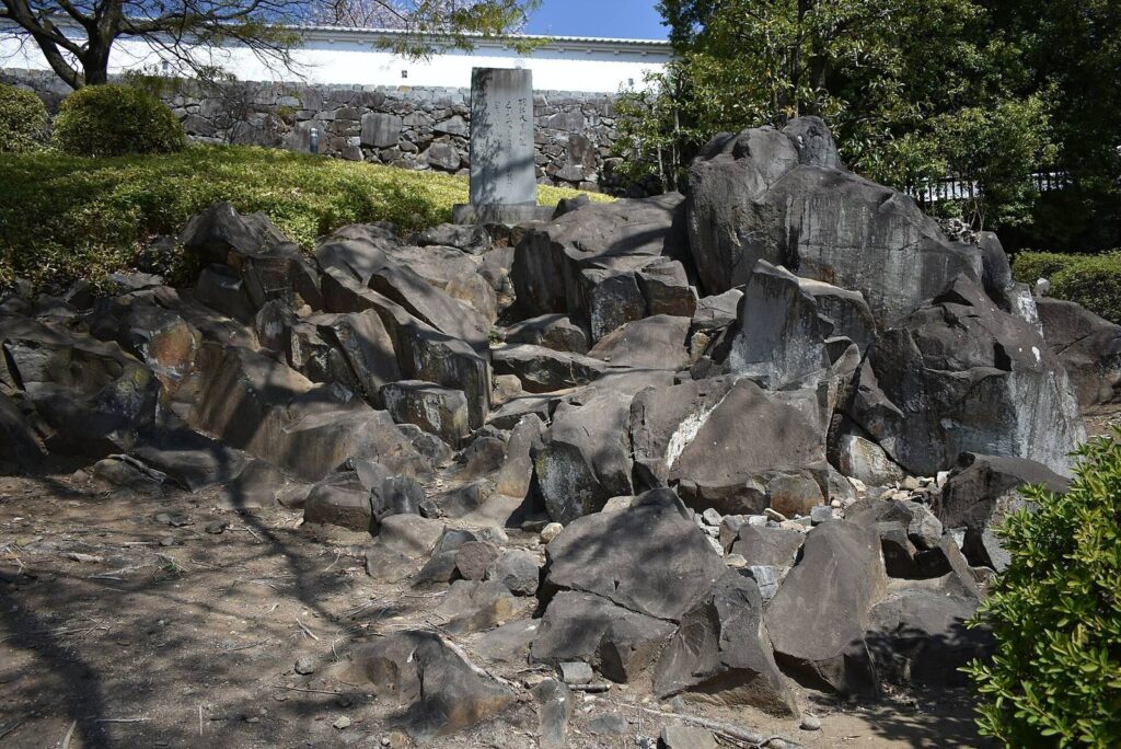 Maizuru Castle Park: The Former Site of Kōfu Castle 2 Maizuru Castle Park