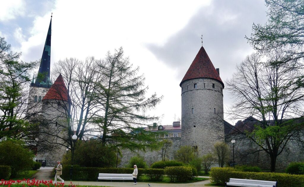 Walls of Tallinn: Medieval Fortifications of the Lower Town 1 Walls of Tallinn