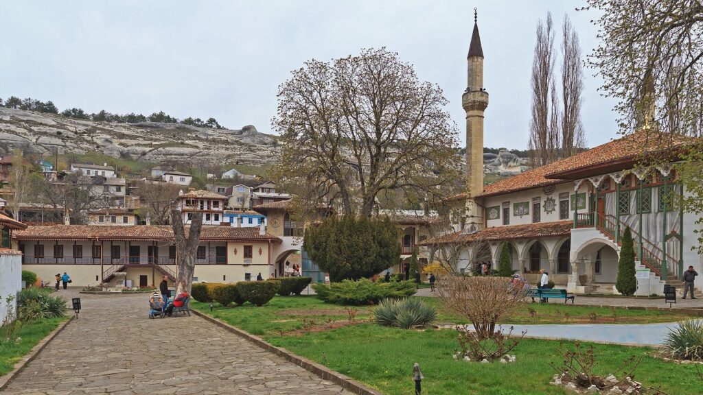 Khan's Palace: The Crimean Khans' Dynastic Residence in Ukraine 3 Khan's Palace