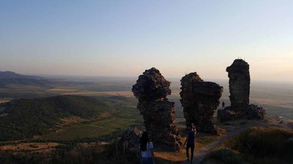 Șiria Fortress: A Medieval Stronghold in Romania 1 Cetatea Șiriei