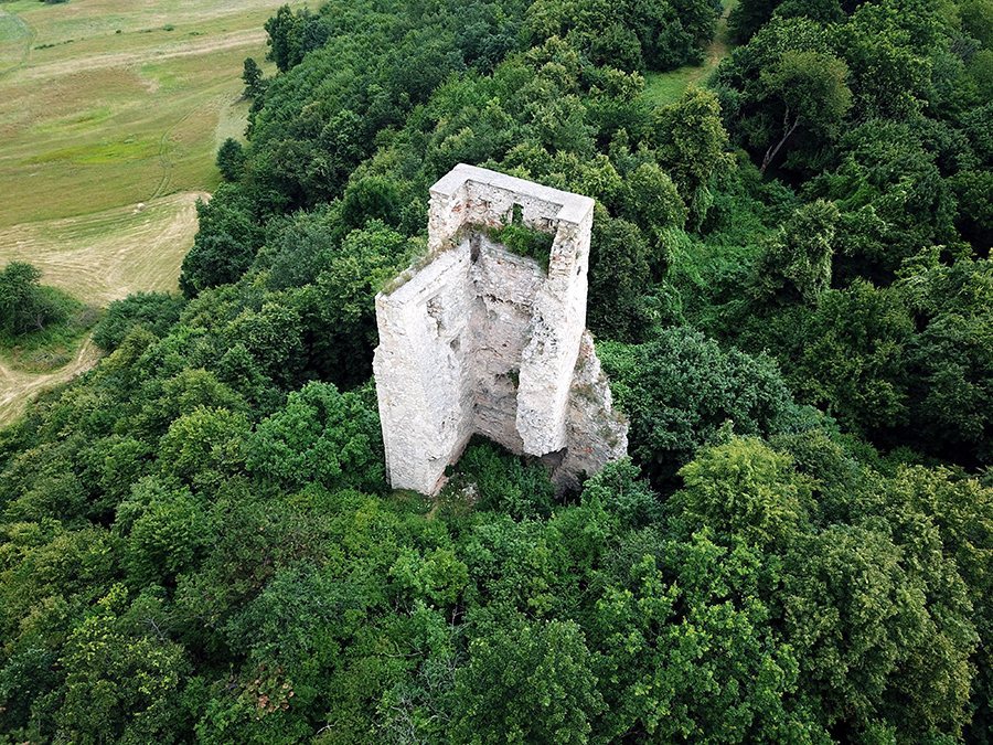 Almașu Citadel: A Medieval Fortress in Romania 2 Almașu Citadel