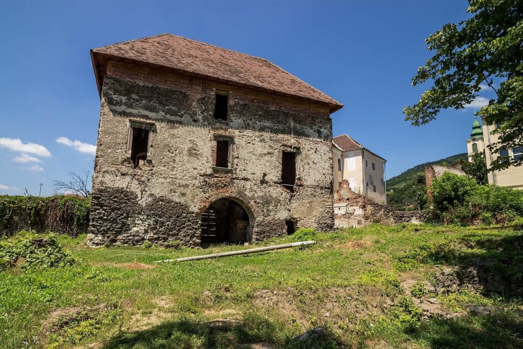 Șimleu Silvaniei Fort: A Báthory Residence and Frontier Fortress 1 Șimleu Silvaniei Fort