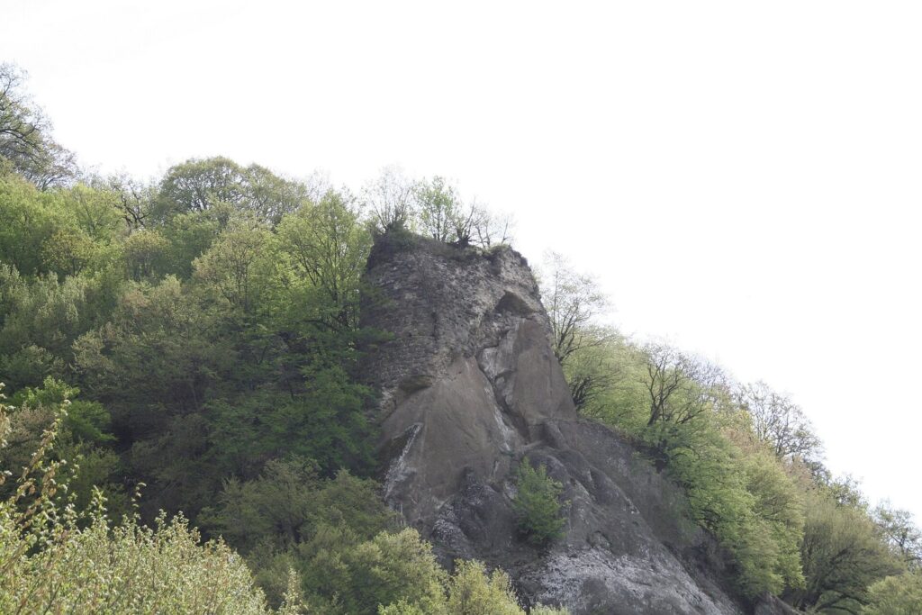 Galeyi Beygurt: A Medieval Fortress and Refuge of the Shirvanshahs 3 Galeyi Beygurt