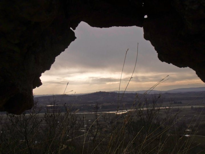 Chakvinji Fortress: A Georgian Hilltop Stronghold 3 Chakvinji Fortress