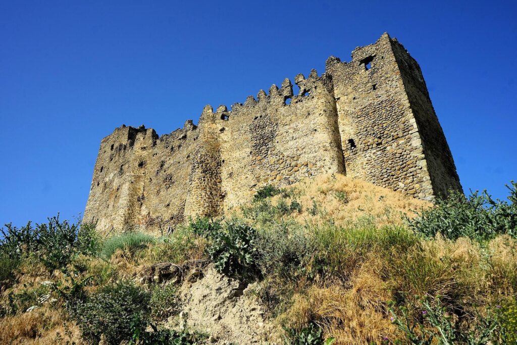 Skhvilo Castle: A Medieval Fortress in Shida Kartli, Georgia 1 Skhvilo Castle
