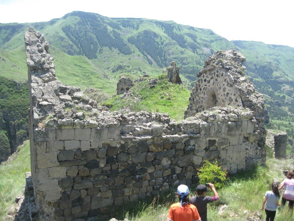 Tmogvi: A Medieval Fortress and Town in Georgia 2 Tmogvi