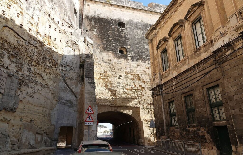 Lascaris Battery: A British Artillery Fortification in Valletta, Malta 2 Lascaris Battery