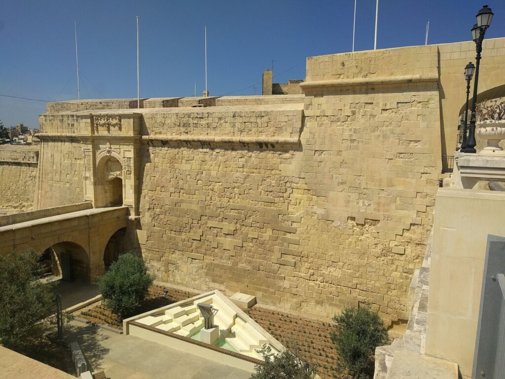 Fortifications of Birgu: Malta’s Defensive Walls and Forts 2 Fortifications of Birgu