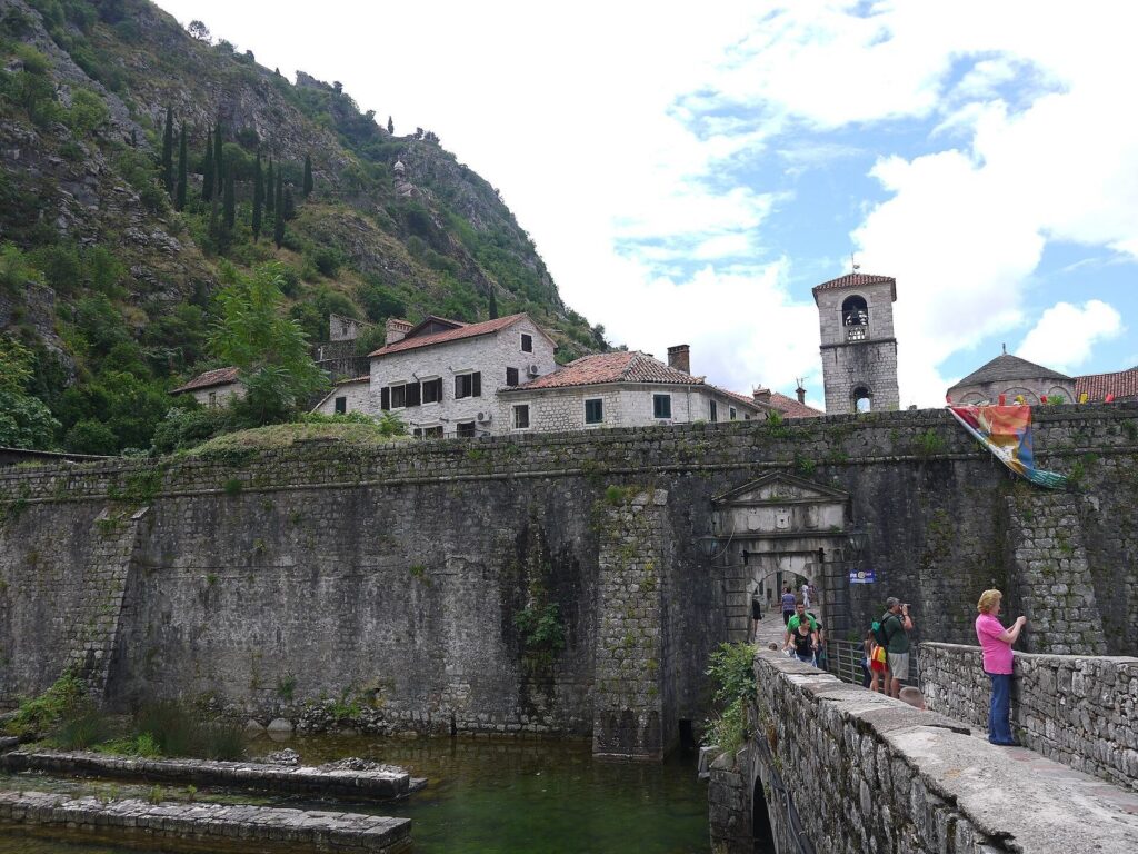 Fortifications of Kotor: A Multi-Period Defensive System in Montenegro 3 Fortifications of Kotor