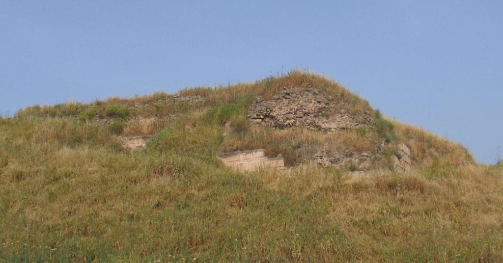 Ateret Fortress: A Crusader Stronghold at Jacob’s Ford 2 Ateret Fortress