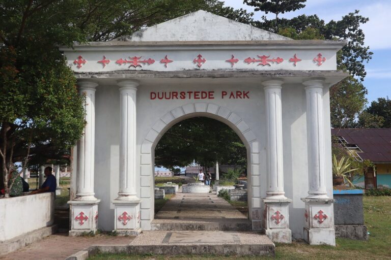 Fort Duurstede: A Colonial Stronghold and VOC Administrative Center