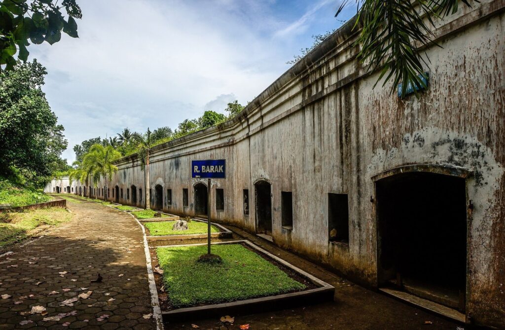 Pendem Cilacap Fort: A Dutch Coastal Battery in Indonesia 1 Pendem Cilacap Fort