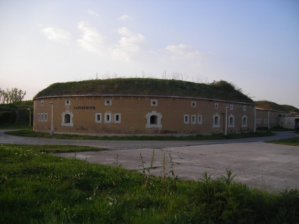 Fort Csillag, Komárom: Danube Defense and Wartime Internment 1 Fort Csillag, Komárom