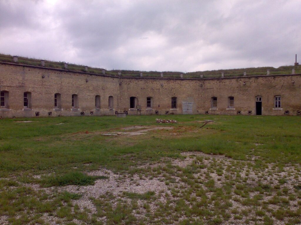 Fort Csillag, Komárom: Danube Defense and Wartime Internment 2 Fort Csillag, Komárom