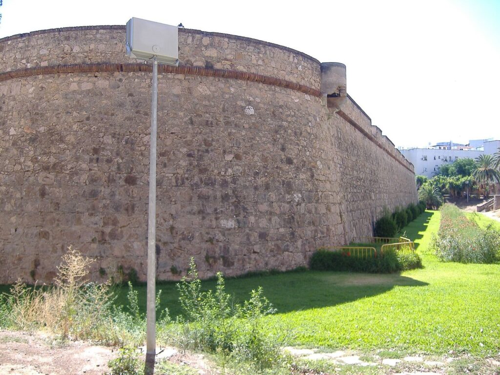 Badajoz Bastioned Enclosure: A Historic Fortification System in Spain 2 Recinto abaluartado de Badajoz
