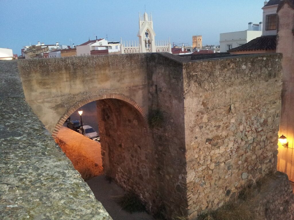 Badajoz Bastioned Enclosure: A Historic Fortification System in Spain 4 Recinto abaluartado de Badajoz