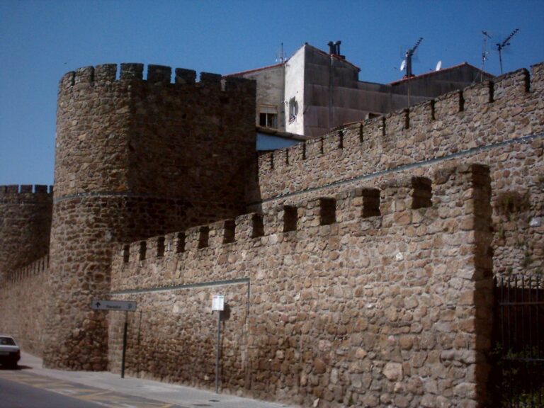 Walls and Gates of Plasencia: Medieval Defences of a Castilian Frontier City