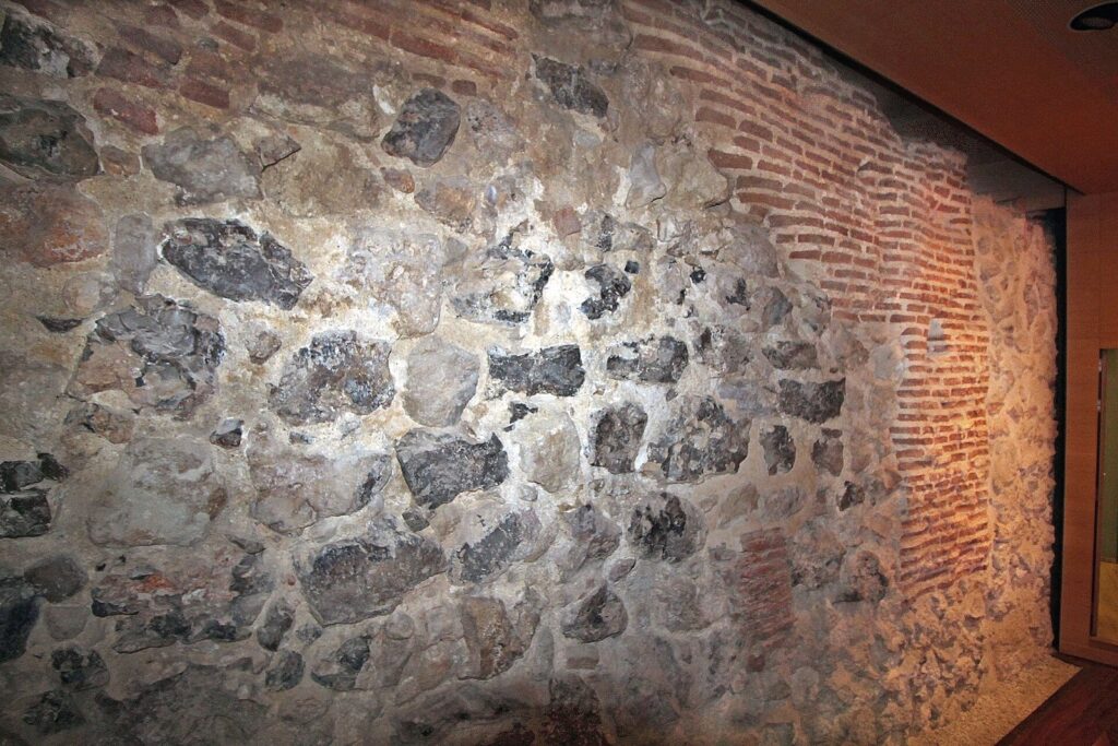 Christian Walls of Madrid: Medieval City Defenses 1 Christian Walls of Madrid